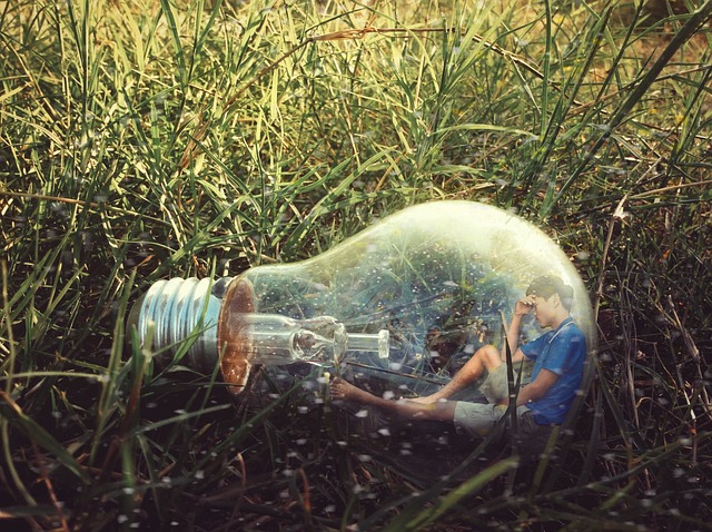 Co bardziej boli słowa czy czyny? Co bardziej boli słowa czy czyny?