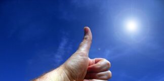 Jakie kwalifikacje musi mieć pomoc nauczyciela w przedszkolu?