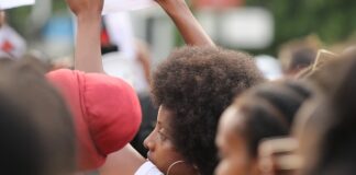 Co to znaczy płatne z dołu?