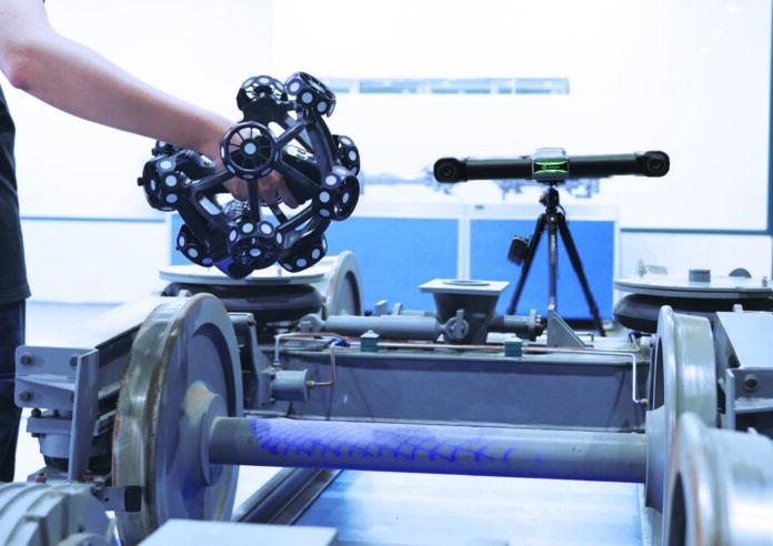 Bezprzewodowy-skaner-3D-TRACKSCAN-Sharp-skanowanie-3D-wozka-kolejowego-1024x724 skaner 3D